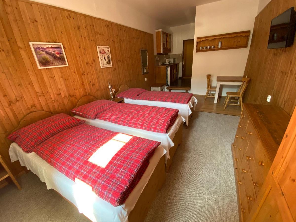 Penzion Kaskada Solenice Buitenkant foto